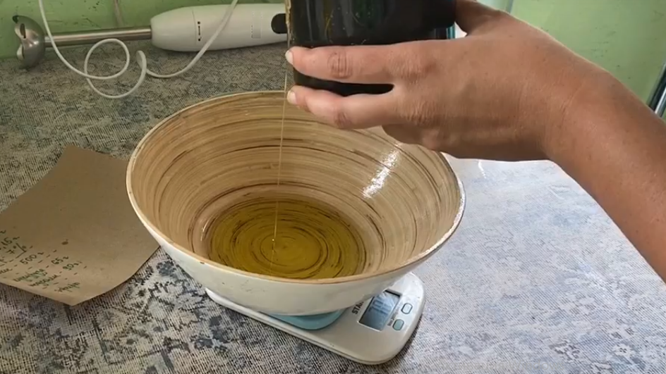 Ölçeklerde kasede mısır yağı